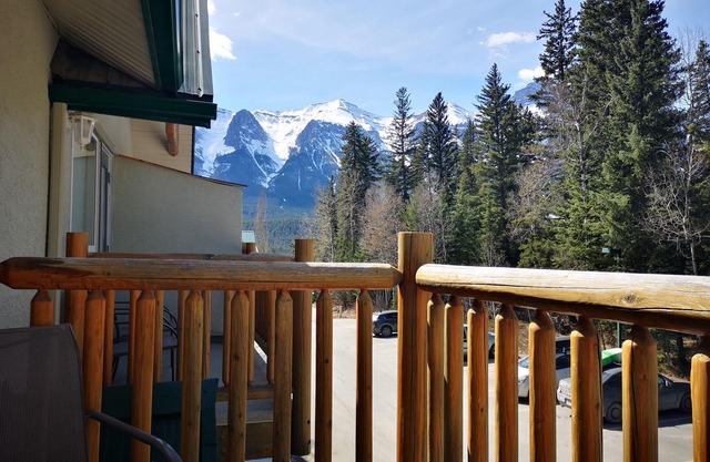 Welcome to Banff, 2 Bedroom & 2 Bathroom townhouse