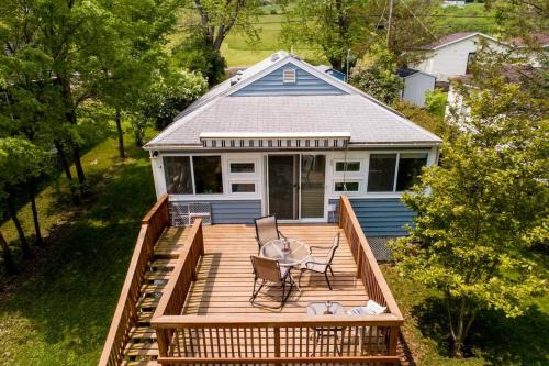 Welcome to Blue Bungalow-Waneta