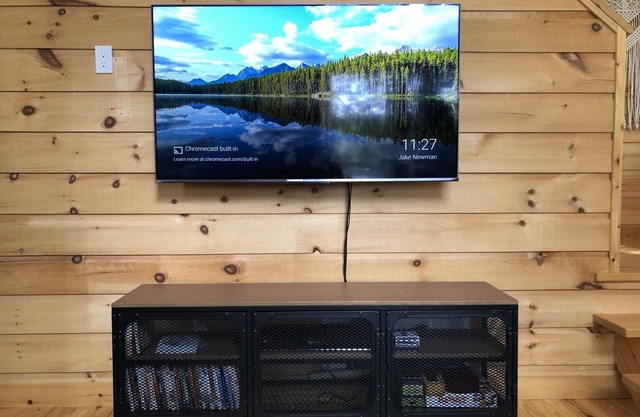 Welcome to Burdock Lakehouse - a Peaceful Waterfront Retreat