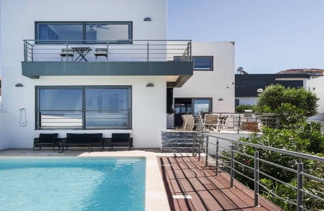 Welcome to Casa Amour. Oceanview villa on the coast of Portugal.