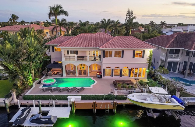 Erstaunlich Waterfront Views & Lifestyle trifft italienischen Villa !!