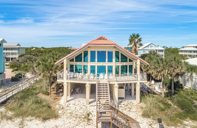 Welcome to Island Dream, where dreams come true!