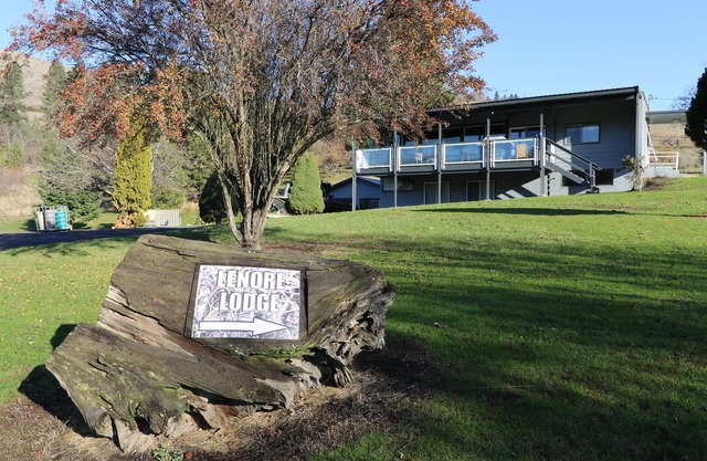 Willkommen bei Lenore Lodge, entlang der wilden und szenischen Clearwater River.