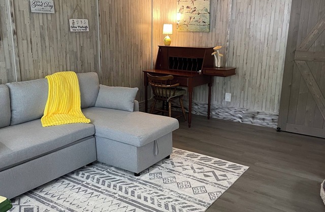 Welcome to Little Creek Ranch - Your Cozy Franklin Getaway