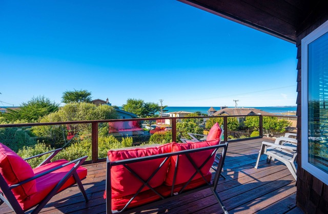 Welcome to 'Ocean Oasis' Located on Park Hill in Cambria!