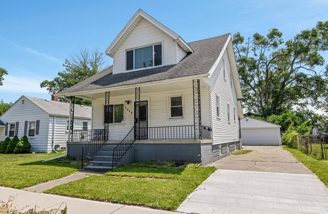 Welcome to our charming two-bedroom in Warren/Detroit, MI