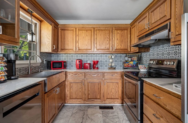 Cozy 3-bedroom home with free parking