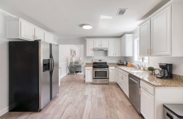 Welcome to our stunning Staycation. New! Pool House/6beds/2.5Ba/ Patio/Firepit
