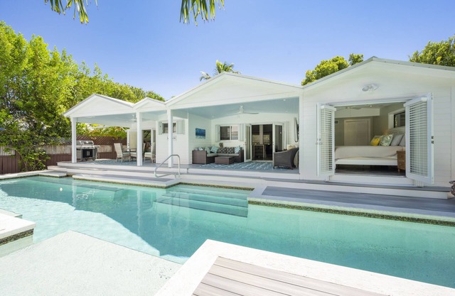 **Welcome To Poseidon's Paradise** Midtown Home & Incredible Pool *28 Nights Min