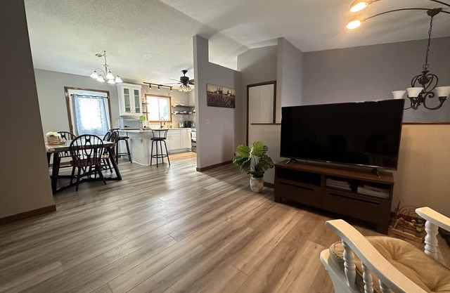 Welcome to Shakopee! Promotion ending of October. Quickly Place Your Reservation