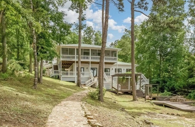 Welcome to “Smith Lake Retreat”- Gentle Slope to Water- Swim Platform-Fire Pit