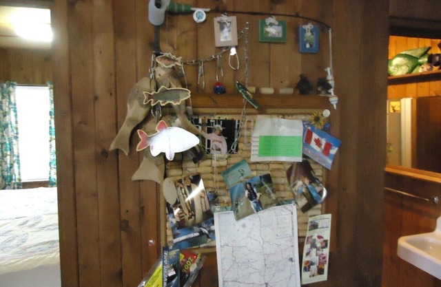 Willkommen bei Sweets Point, einem abgelegenen Heritage Cottage am Ufer des Bobs Lake in Ontario