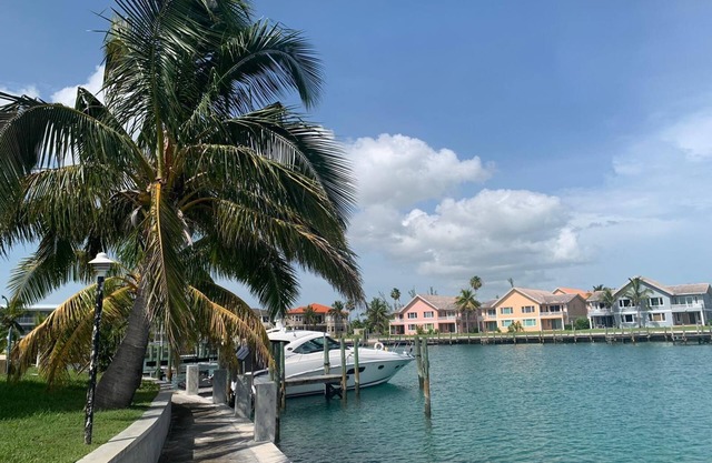 Welcome to the Bahamas - Come taste the good life ( Beach, Canal, Pool )