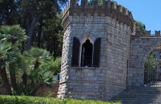Willkommen im Schloss Bellariva, nur einen Steinwurf vom Meer entfernt!