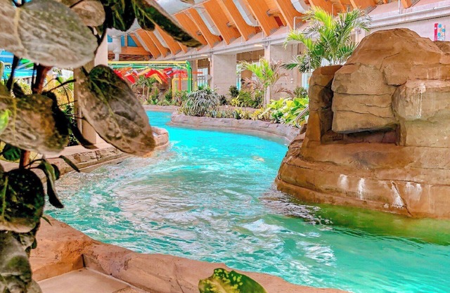 Welcome to the Catskill Mountains! 2 Comfortable Rooms! Pools and Arcade Onsite!