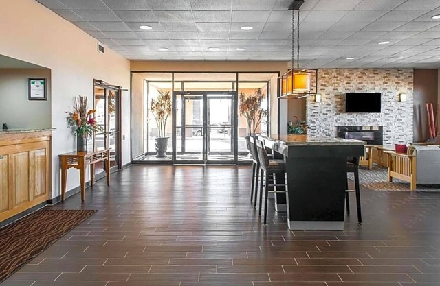 Welcome to the Comfort Inn hotel in Las Vegas New Mexico .