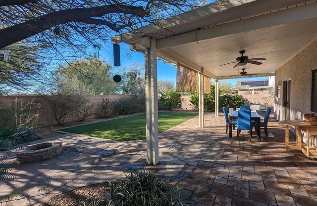 Welcome to the Desert Dwelling A charming 3-bedroom house with a beautiful yard!