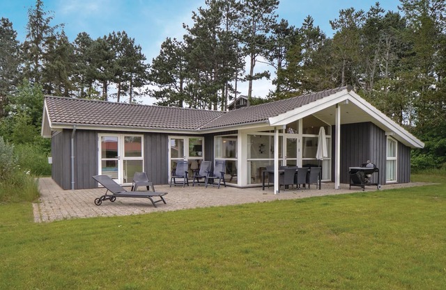 4 Zimmer Unterkunft in Knebel