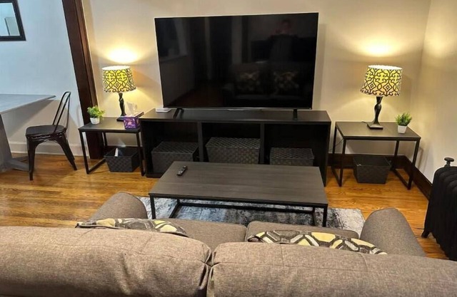 Welcome to the Gymtop Getaway! Apartment 10