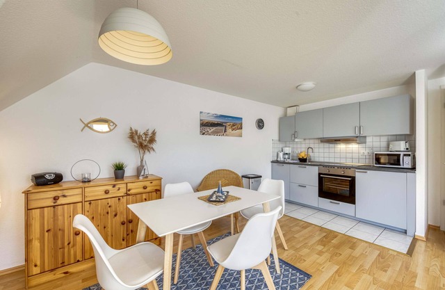 Willkommen in der MüritzLounge – Ihre Ferienwohnung am idyllischen Seeuferer
