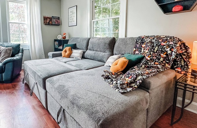 Welcome to the Owensboro House our exquisite home located in the heart of town.