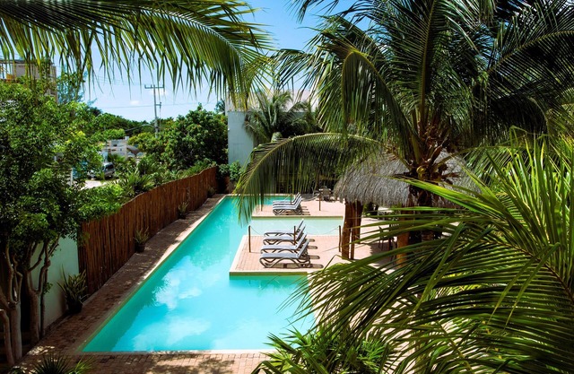 Welcome to this 1 bed 1 bath condo with splendid pool view