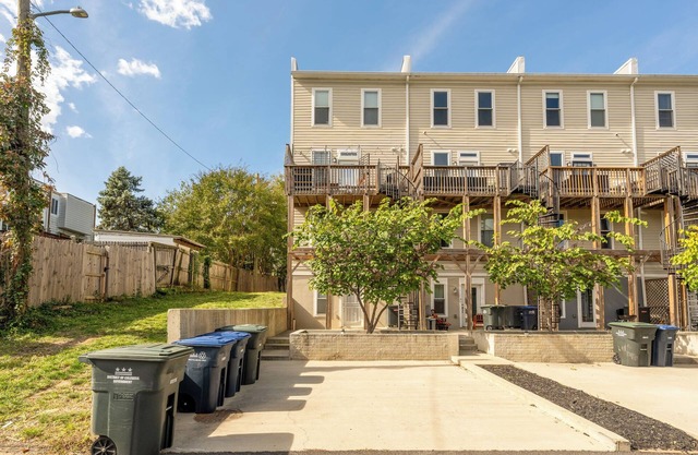 Welcome to this exquisite 3-bedroom 3-bathroom condo townhome condominium.