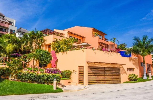 Welcome to your home in wonderful Punta Esmeralda! Ready to relax & have fun?