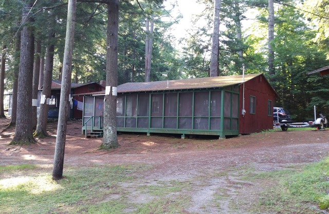 Welcoming 2-bedroom cottage in Litchfield