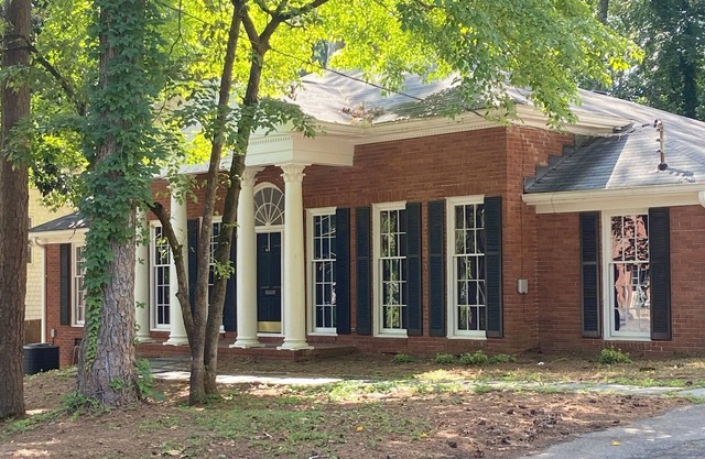 Welcoming 4-bedroom house in vibrant Buckhead Atlanta