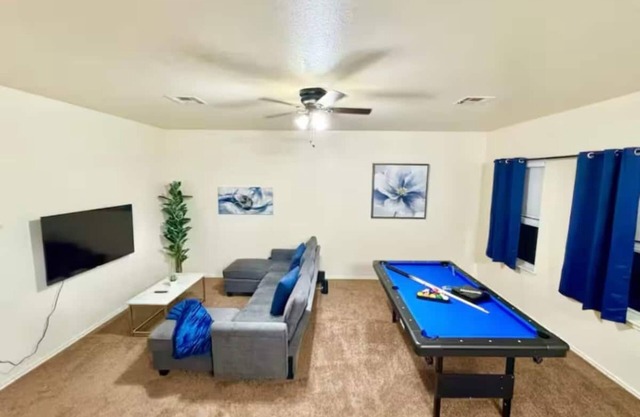 Welcoming 4-bedroom house with AC in Austin