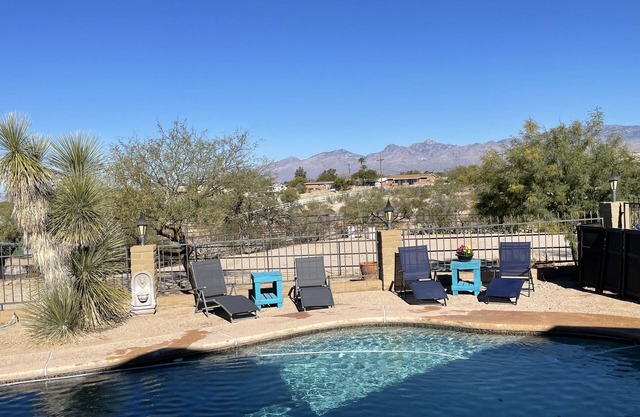 Welcoming and peaceful desert oasis guest suite
