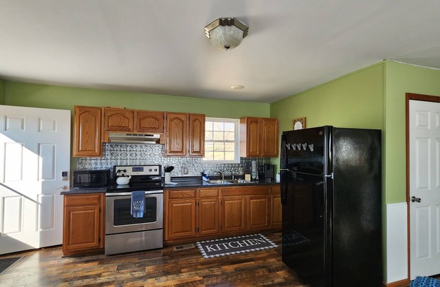 Welcoming apartment near Lake Douglas with boat parking available