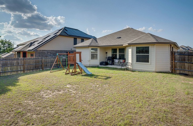 Welcoming Copperas Cove Home w/ Grill, Fire Pit!