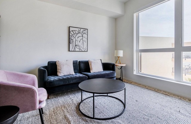 Welcoming Hayward 1BR w/ Heated Pool & Outdoor Kitchens, by Blueground