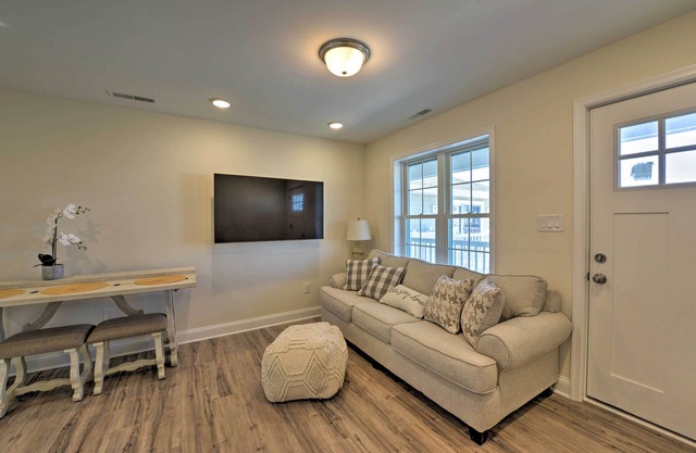 Welcoming Wildwood Condo ~ 1 Block to Beach!