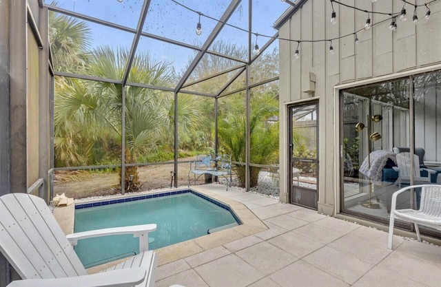Well appointed furnished vacation pool home in PV Beach Sawgrass Country Club.