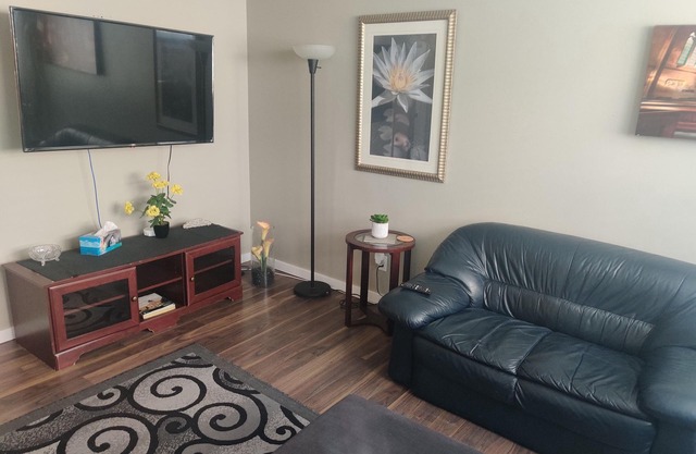 Well Appointed 2 Bedroom Condo with dedicated parking!