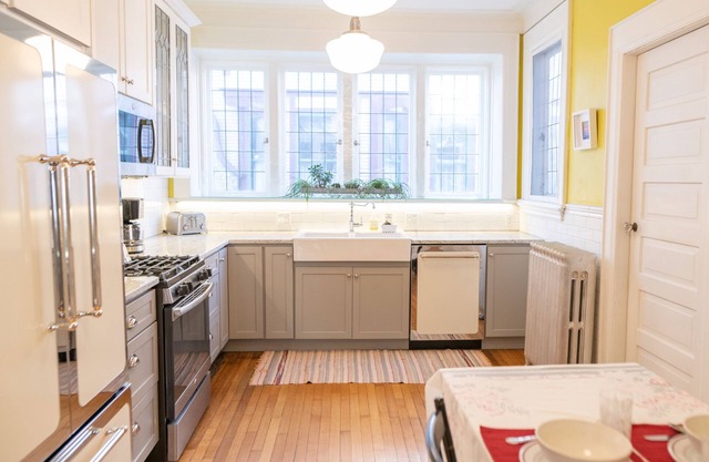Well appointed home near Wealthy Street, Trinity Health & Mary Free Bed