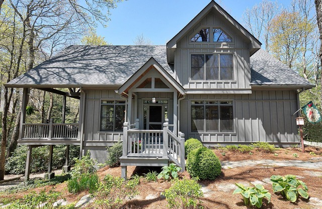 Gut ausgestattete Cottage-Momente vom preisgekrönten Lake Toxaway Country Club