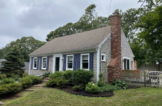 Well Appointed Modern 3 bedroom Cape House, Fully Renovated in 2020!