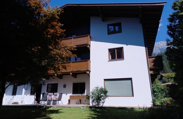 Gut ausgestattete Ferienwohnung mit Kamin für 8 (+2) Personen