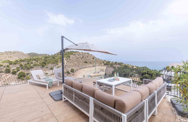 Schön möbliertes Penthouse in Villajoyosa, Costa Blanca, Spanien mit Gemeinschaftspool für 6 Personen