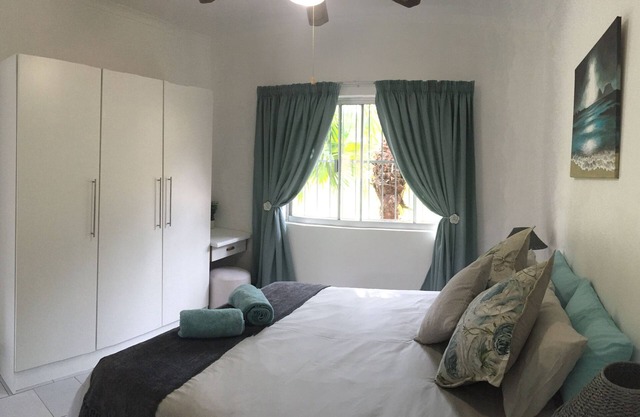 Gepflegt, gehobene geräumige 2 Schlafzimmer, 2 Badezimmer