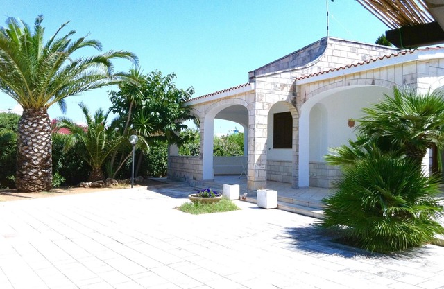 Gepflegtes Ferienhaus im mediterranen Stil, nur 450 m vom Meer, 2-6 Personen