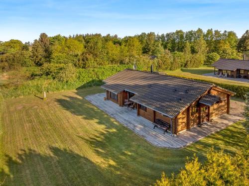 Well-Maintained Log House With Hot Tub, Sauna And Covered Terrace In Thy