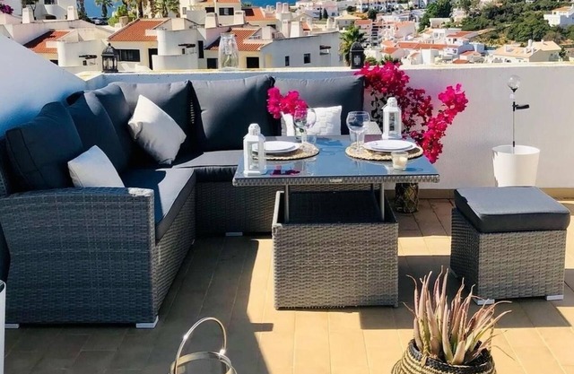 Well Presented One Bedroom Apartment with Beautiful roof terrace views