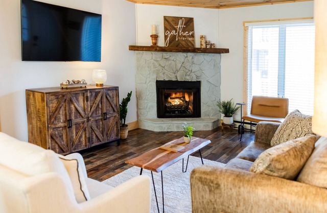 Cozy, Well Stocked, Downtown, Walk to Main St, App State