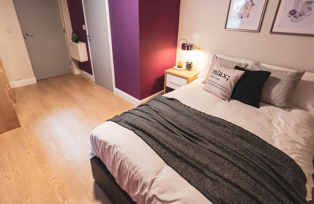 Wellington House Apartment 1 close to Manchester Airport