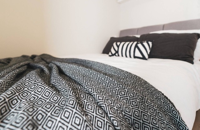 Wellington House Apartment 4 close to Manchester Airport